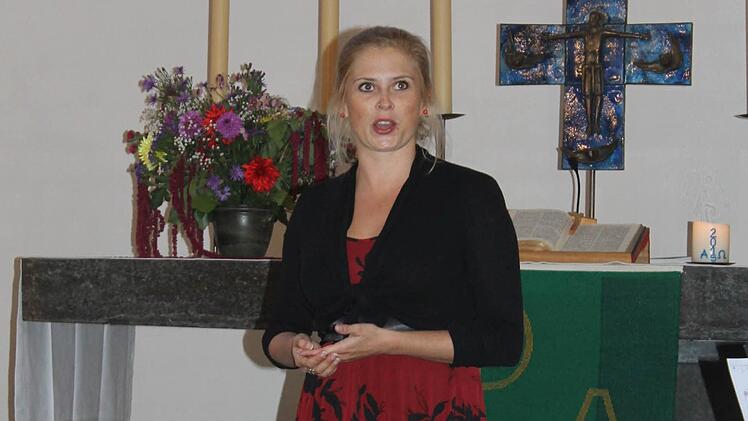 "Scholtinkaja ptischka" sang Carla Trescher mit überzeugendem Ausdruck. Foto: Janina Reuter