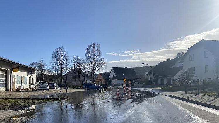 In Wörlsdorf trat die Steinach über die Ufer. - Foto: Cindy Dötschel