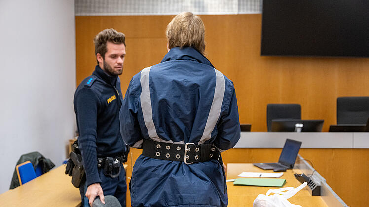 Prozessauftakt um Mordversuch an Pizzabotin