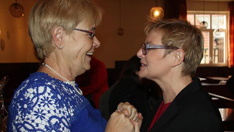 Vorgängerin und Nachfolgerin: Susanne Kastner und Sabine Dittmar.