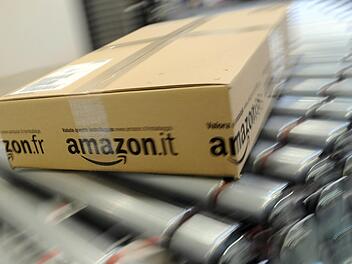 Wer Geschenke online bestellt, muss jetzt schnell sein: Nur wenige Shops liefern noch rechtzeitig bis Heiligabend. Foto: Henning Kaiser, dpa