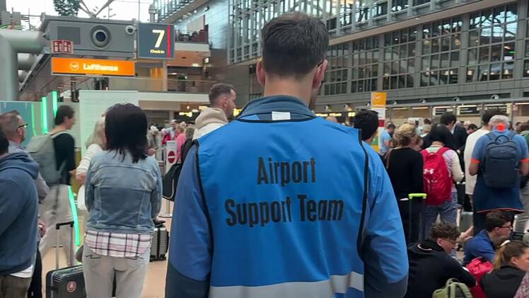 Sicherheitsbereich am Hamburger Flughafen ger&auml;umt