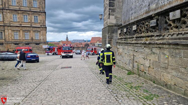 Bamberger Dom: Weihrauch löst Feuerwehreinsatz aus - "Rauchschwaden recht hartnäckig"