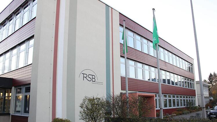 Die Realschule Burgkunstadt wurde von 2009 bis 2011 generalsaniert. Ein großer Bestandteil war die energetische Sanierung. Foto: Popp