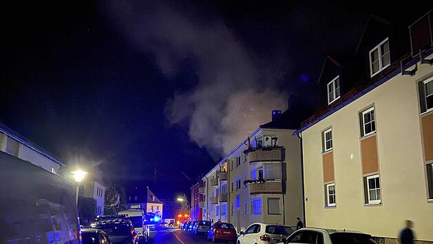Feuer in Schuppen sorgt für starke Rauchentwicklung
