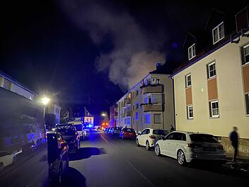 Feuer in Schuppen sorgt für starke Rauchentwicklung