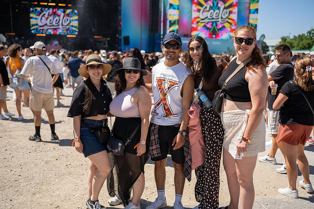 Mit vielen internationalen und nationalen Live-Acts.