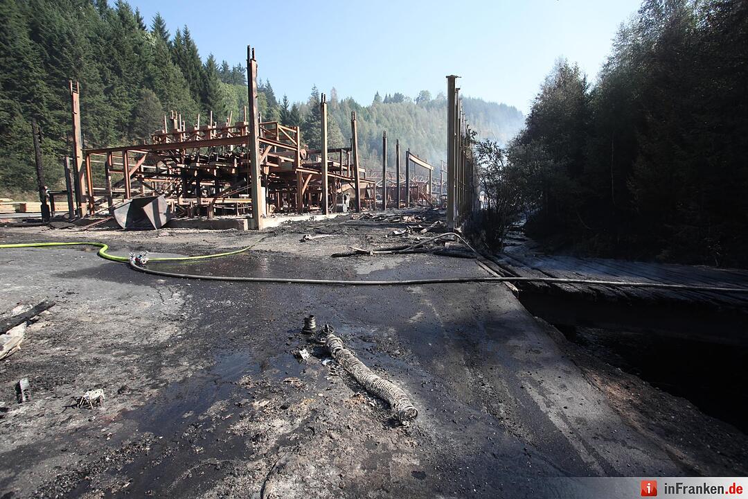 Verwüstung nach Sägewerk-Brand
