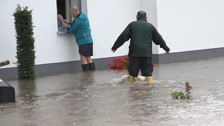 Überflutung in Heroldsbach.  Foto: Merzbach (News5)