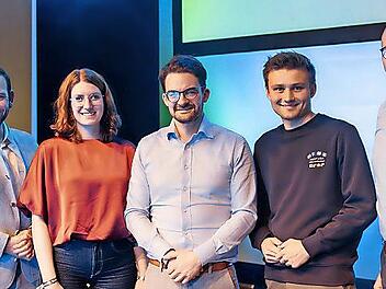 JU-Bezirksvorsitzender Markus Oesterlein (von links), Annamarie Bauer, der neue Landesvorsitzende Manuel Knoll, MdL, Constantin Rudrof und Frank-Robert Kilian auf der Landesversammlung.