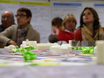 Auf einem Plan der Innenstadt sind die markantesten Gebäude im Modell dargestellt. Foto: Arkadius Guzy