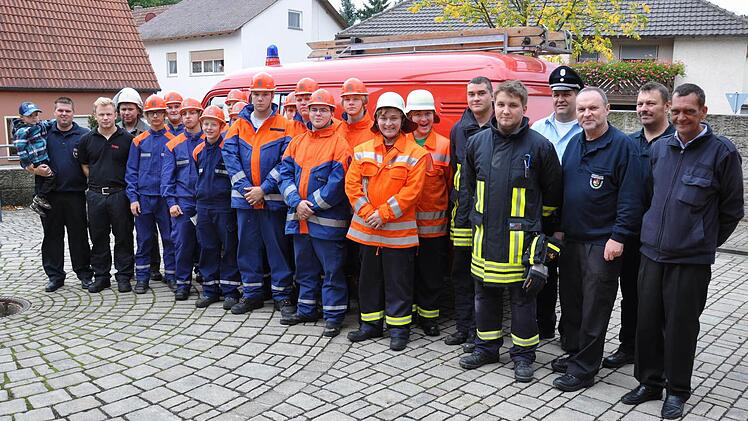 Die erfolgreichen Nachwuchskräfte der Feuerwehren Dankenfeld und Kirchaich.  Fotos:  sw
