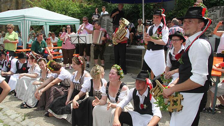 Weitere Impressionen von der Peestener Lindenkerwa. Foto: Sonja Adam