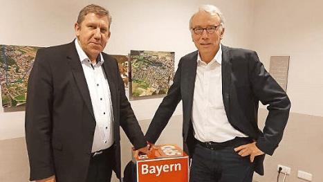 MdB Andreas Schwarz und sein Kollege Bernhard Daldrup in Hausen Foto: PR
