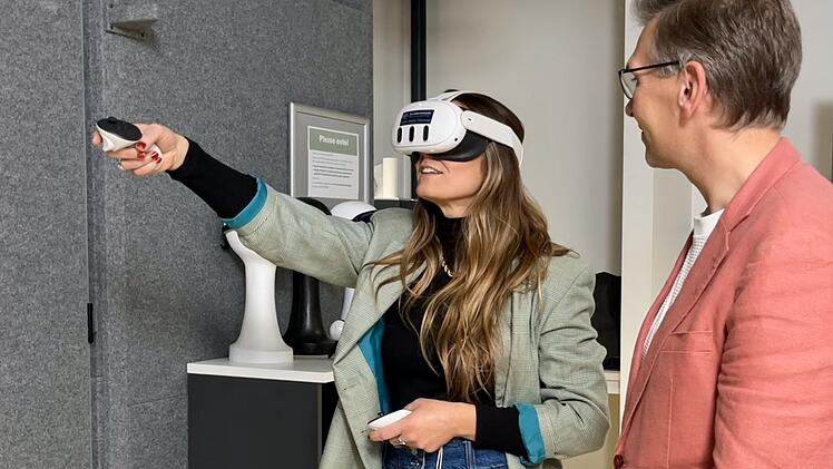 In der neuen Doku erforscht Jasmina Neudecker, ob Charisma tats&auml;chlich erlernt werden kann?