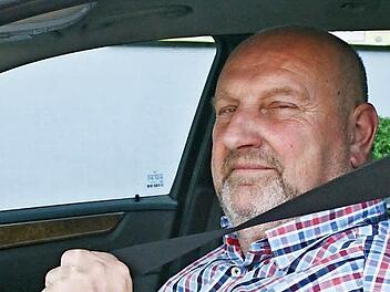 Michael Möller wird sich in seinem Taxi in Zukunft anschnallen müssen.  Foto: Daniela Pondelicek
