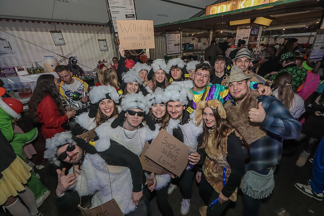 Im großen Festzelt wurde richtig gefeiert!