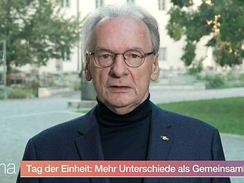 Man solle die Errungenschaften der Demokratie "positiv beschreiben und nicht nur kritisieren und negativ deklarieren", forderte Reiner Haseloff (CDU) im ZDF-Moma.