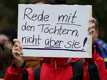 Antrittsbesuch des Bundeskanzlers in Sachsen - Demonstration