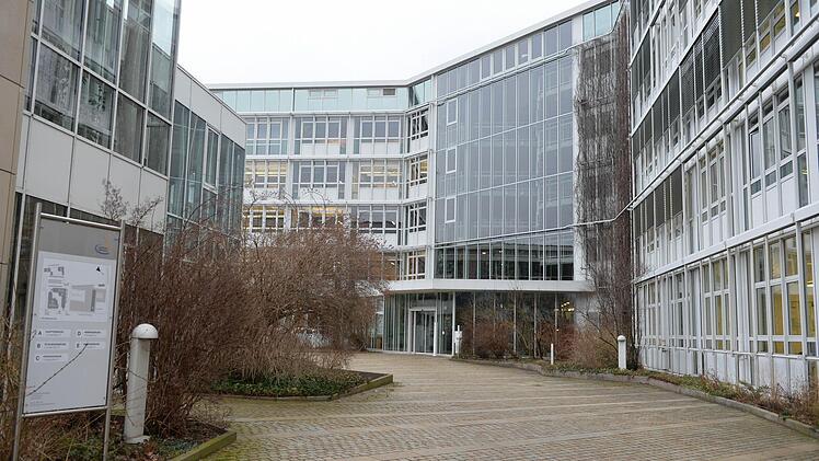 Landkreis Bamberg: Unnötige Wartezeiten vermeiden - Landratsamt bittet weiterhin um Terminvereinbarung