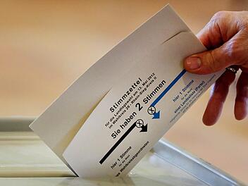 Im aktuellen Stern-RTL-Wahltrend zur Bundestagswahl 2017 bleibt die Union aus CDU und CSU stärkste Kraft, die AfD verliert leicht. Foto: Nicolas Armer/dpa