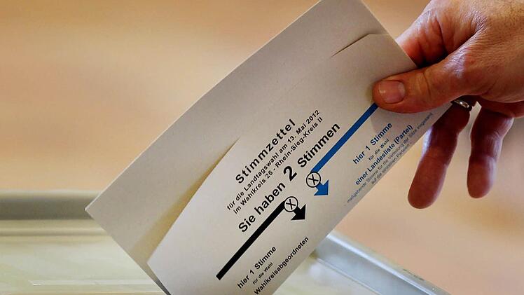 Im aktuellen Stern-RTL-Wahltrend zur Bundestagswahl 2017 bleibt die Union aus CDU und CSU stärkste Kraft, die AfD verliert leicht. Foto: Nicolas Armer/dpa