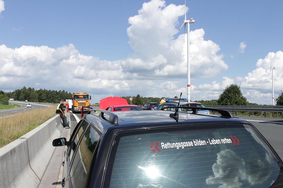 Pegnitz: Vater und Sohn rasen in Absicherungsfahrzeug