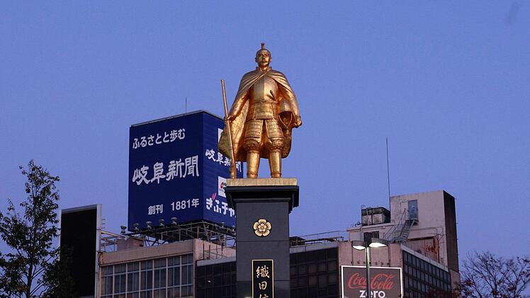 Oda Nobunaga gilt als erster der "Drei Reichseiniger". Noch heute erinnern Statuen an den Feldherren aus dem 16. Jahrhundert.