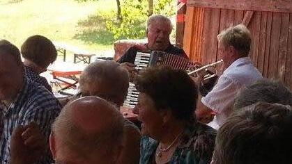 Blasmusik und Gesang wird es auch von Samstag bis Montag auf der Mostalm geben. Foto: Veranstalter