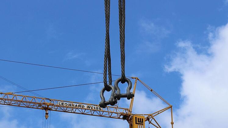 An diesen Haken werden die Träger befestigt. Foto: Ulrike Nauer
