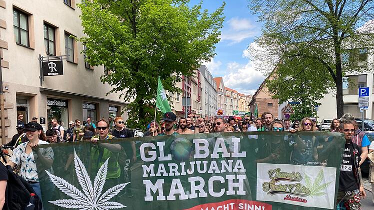 Global Marijuana March Nürnberg: Cannabis-Parade mit Hunderten Demonstranten - Bilderstrecke