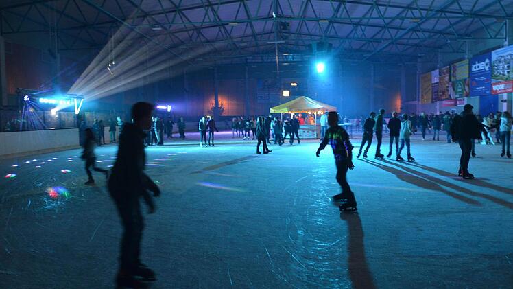 Lichtspiele in der Eissporthalle in Bad Kissingen bei der Eisdisko