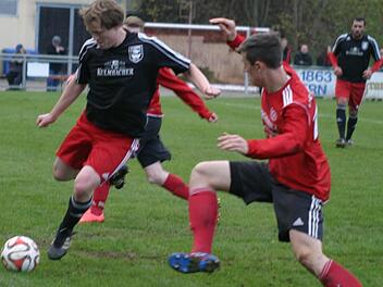 Johannes Fischer (links) hat sich als Spielertrainer mit dem TV Ebern in der vergangenen Saison in der Bezirksliga Oberfranken West bestens geschlagen.