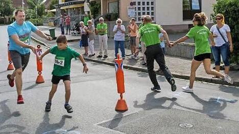 16 Staffeln in allen Altersstufen nahmen am ersten Marktsataffellauf des TSV Neunkirchen teil.  Foto: TSV