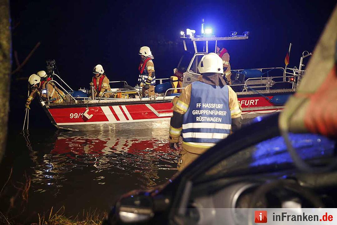 Pkw rollt bei Theres in Main: 23-Jährige stirbt