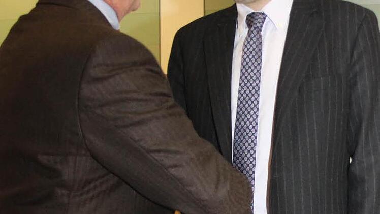 Fairer Verlierer: Lerchenfeld gratuliert als erster seinem Wunsiedler Kollegen.