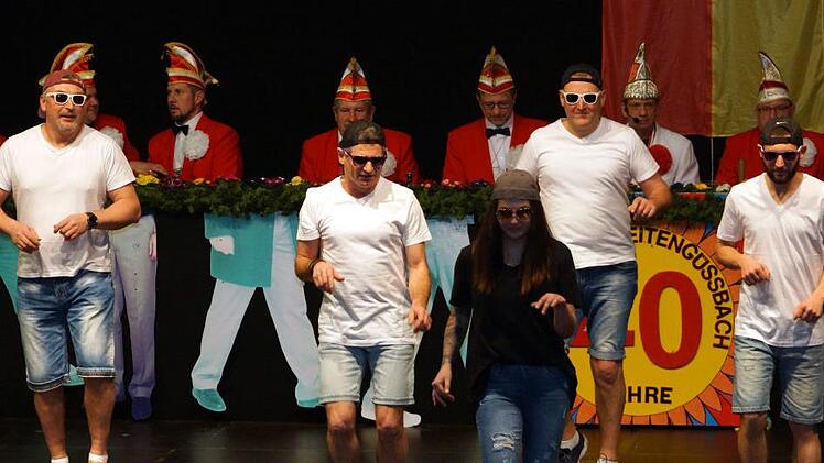 Das Zückshuter Männerballett tanzte zu dem Song "Despacito".Johannes Michel