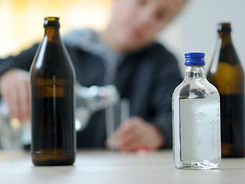 In Brandenburg sorgt das Schulprojekt "Lieber schlau als blau" f&uuml;hr hei&szlig;e Diskussionen. Symbolbild: Tobias Hase/dpa