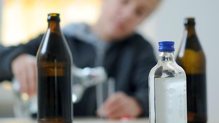 In Brandenburg sorgt das Schulprojekt "Lieber schlau als blau" führ heiße Diskussionen. Symbolbild: Tobias Hase/dpa