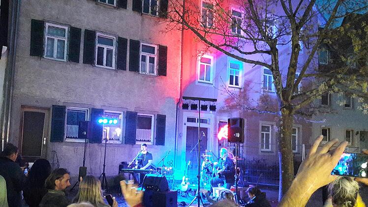 Am Anger gab es seit langem wieder ein Open Air-Konzert und diesmal zugunsten der Ukrainehilfe Münnerstadt.