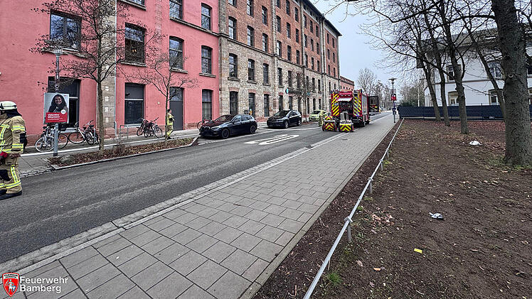 Feuerwehr Bamberg zu Erba-Insel alarmiert - "bei&szlig;ender Geruch"