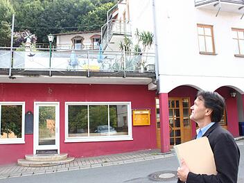 Rechtsanwalt Thomas Hofmann ist nach wie vor davon überzeugt, dass sich das ehemalige Terrassenhotel Nenninger in Wirsberg als Unterkunft für Asylsuchende eignen würde. Foto: Jürgen Gärtner