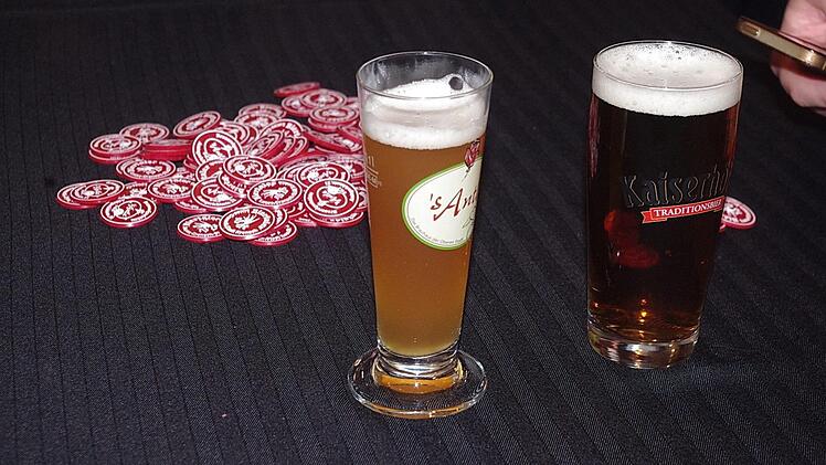 Die neuen Kronacher Biertaler sind da. Foto: Heike Schülein
