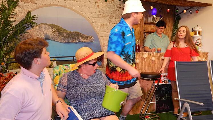 Szene mit (v. l.) Florian Reiers,         Sandra Zimmermann, Jens R&ouml;del, Daniel Gardill und Vanessa Adler. Foto: Horst Wunner