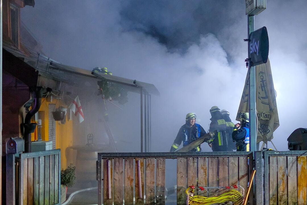 Nürnberger Gaststätte geht in Flammen auf: Anwohner evakuiert