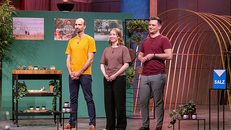 Karl Schlumbach, Lucia Scheffner und Daniel Siebert können mit "BettaSalt" gesünderes Salz aus Kieselalgen herstellen.