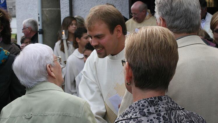 Die Wimmelbacher sind stolz auf ihren Johannes Saffer, der am Samstag zum Priester geweiht wird. Fotos: Erlwein