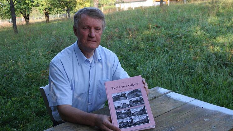 Alfons Eger hat eine Dorfchronik über Gaiganz geschrieben. Foto: Galster