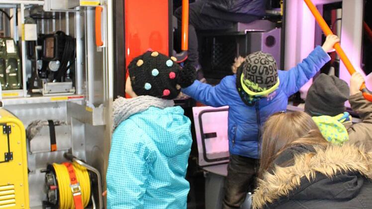 Das Innere des Fahrzeugs fanden besonders die Kinder interessant. Foto: Carmen Schwind