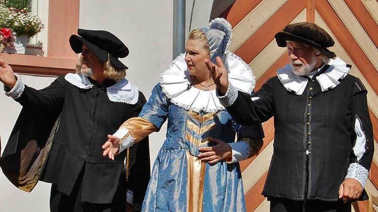 ... wo sie von den feinen Leutem bereits erwartet wurden. Foto: Sigismund von Dobschütz